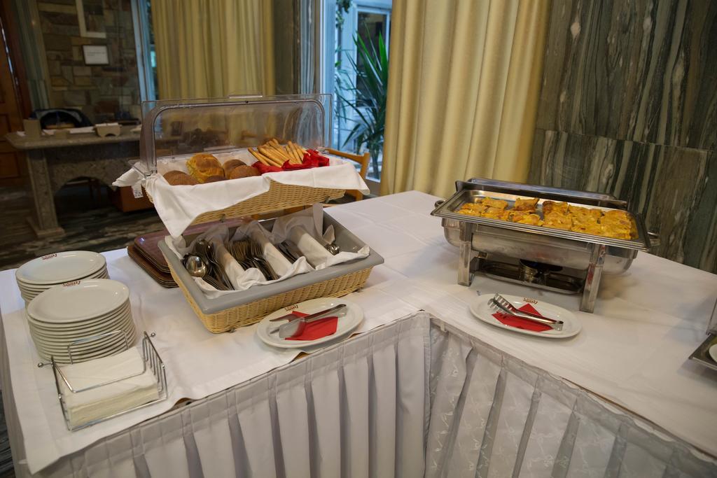 Hotel Liberty Missolonghi ภายนอก รูปภาพ