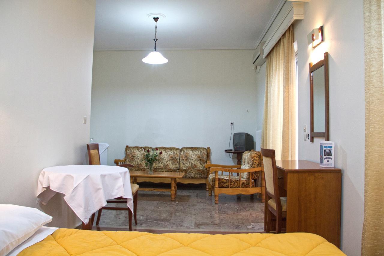 Hotel Liberty Missolonghi ภายนอก รูปภาพ