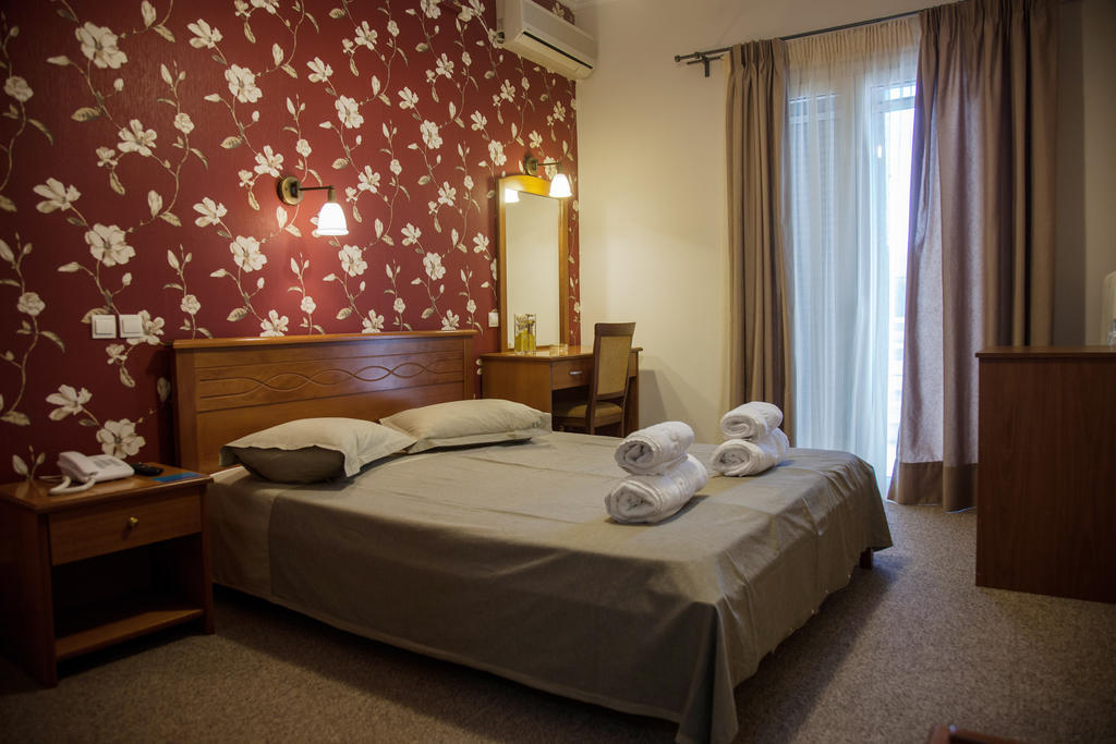 Hotel Liberty Missolonghi ภายนอก รูปภาพ